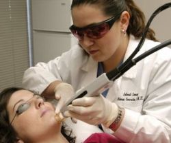 Bergen, Norway -- Low-level laser therapy, used in sports medicine, hair-loss treatment and skin care, can aggravate skin cancer, Norwegian and Brazilian scientists say.